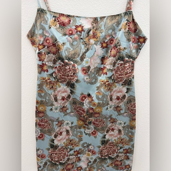 Urban Outfitters Women’s Mini Dress Sateen Floral Small - Picture 3 of 8